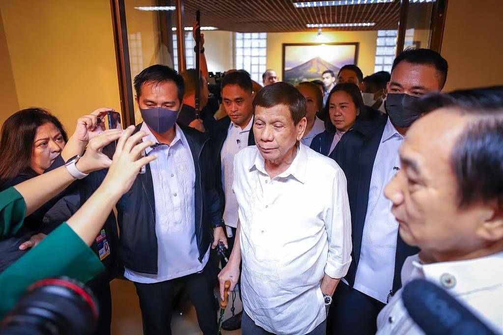 原创            老杜在狱中告诉莎拉，三年后他将不惜代价，扶莎拉坐上总统宝座！