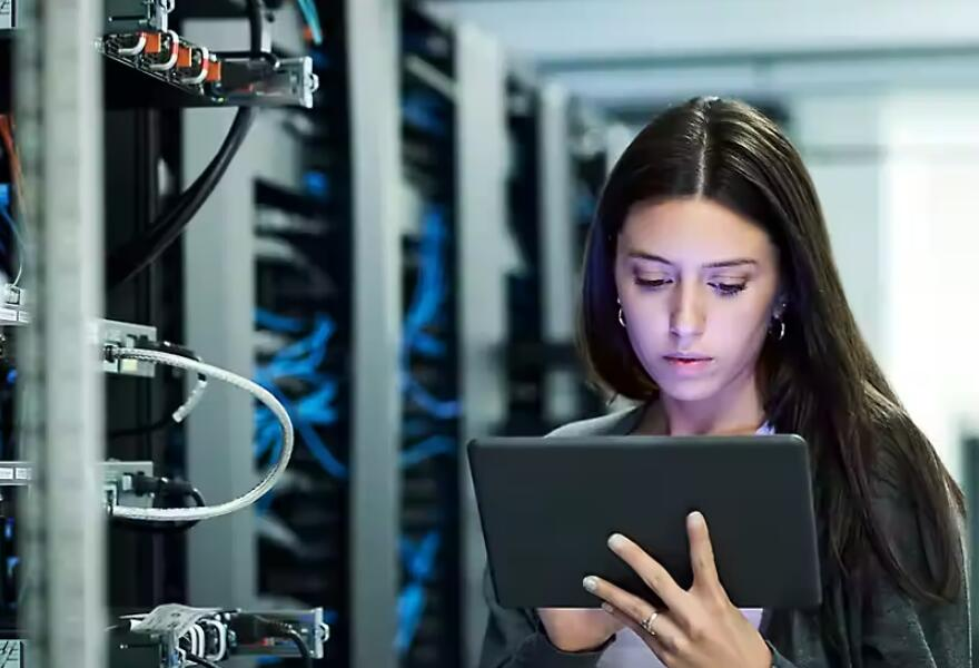 2025年美国高性价比VPS推荐（CN2线路+按小时计费+大带宽）