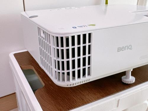 大屏电视投影如何引爆脑暴会议火花？明基E592智能投影机来帮忙